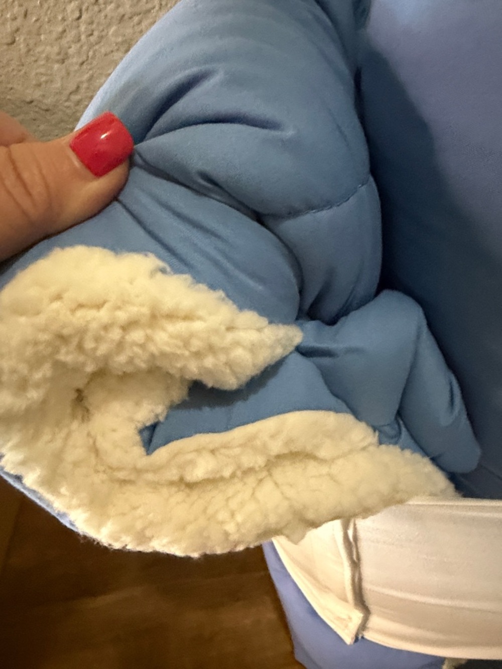 Room Essentials Sky Blue Faux Shearling Comforter full/queen NEW - Picture 4 of 7